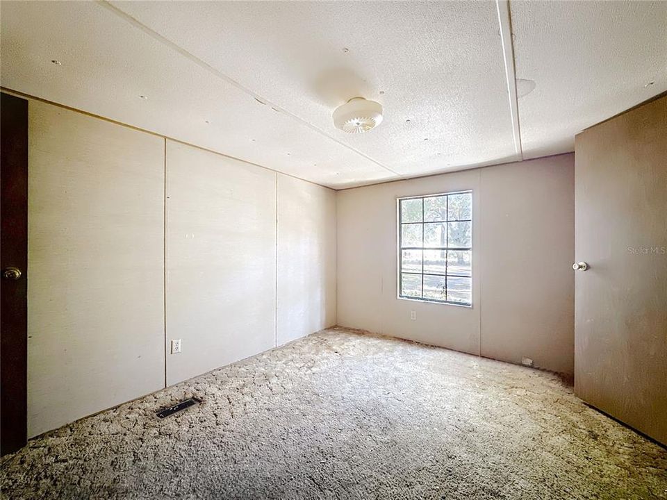 待售: $69,950 (4 贝兹, 2 浴室, 1560 平方英尺)