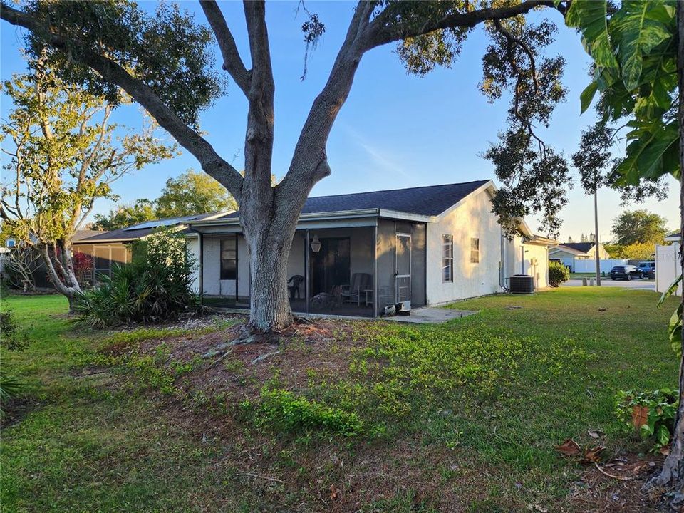 For Sale: $323,000 (3 beds, 2 baths, 1204 Square Feet)