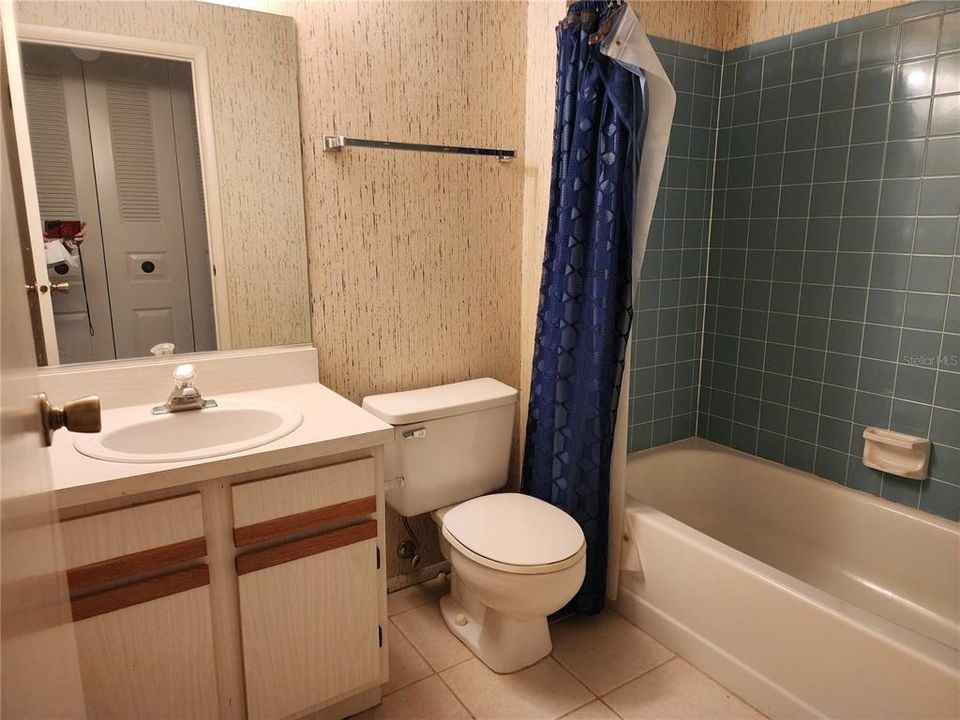 For Sale: $323,000 (3 beds, 2 baths, 1204 Square Feet)