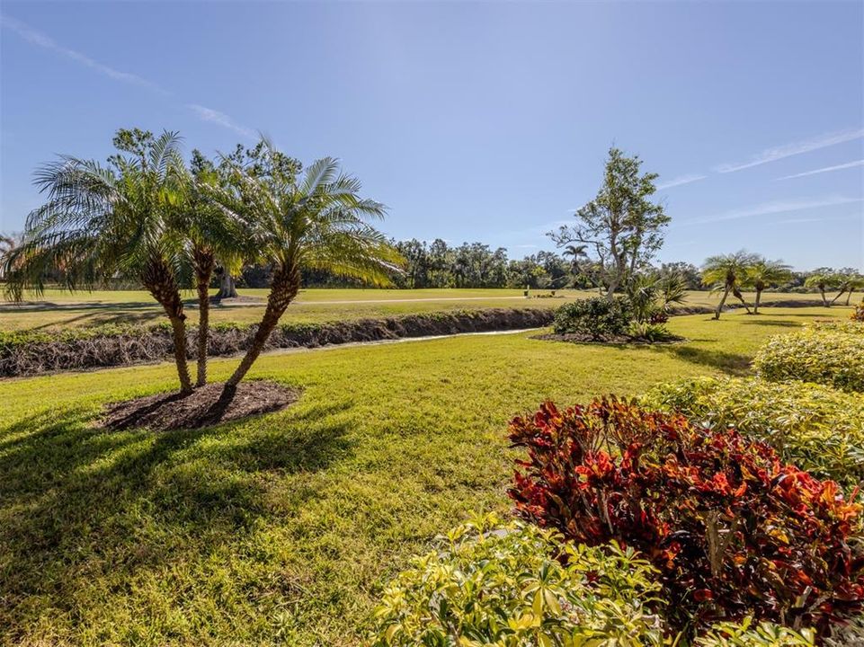 На продажу: $239,900 (2 спален, 2 ванн, 1073 Квадратных фут)