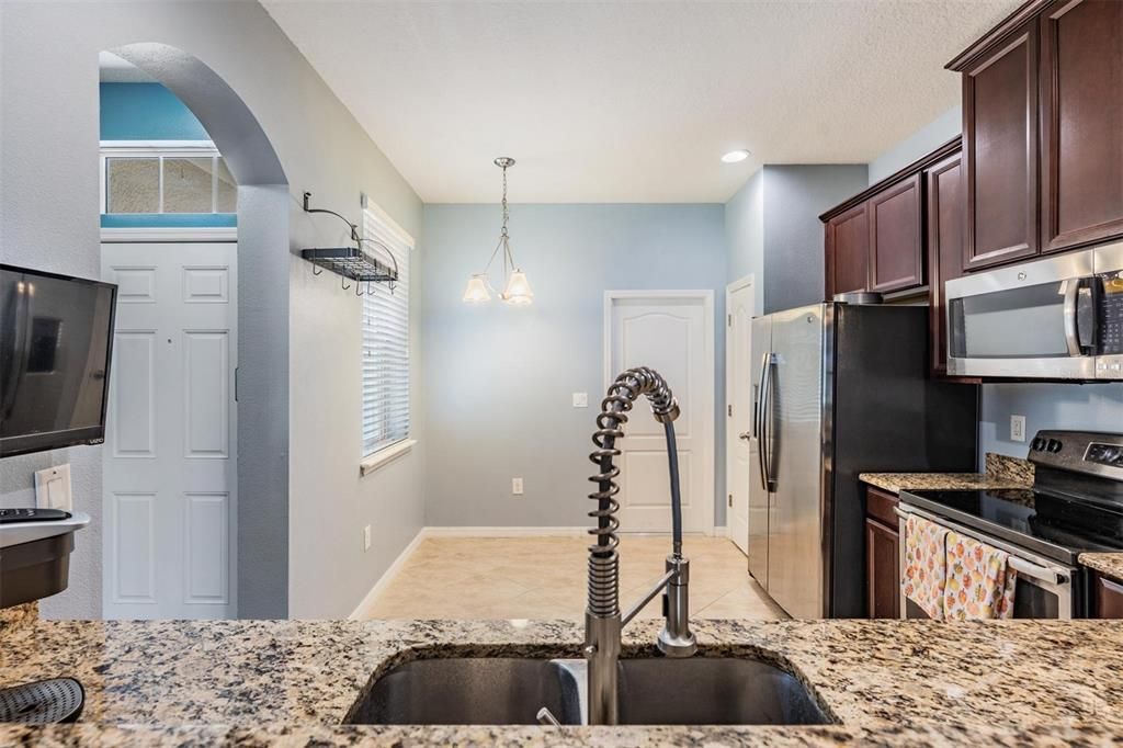 For Sale: $259,999 (2 beds, 2 baths, 1536 Square Feet)