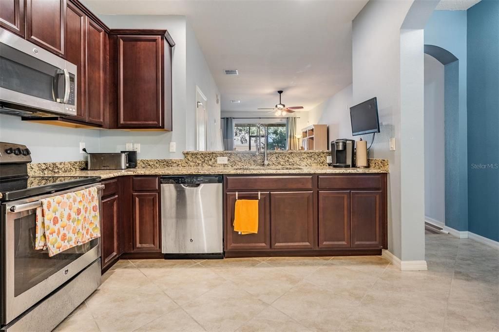 For Sale: $259,999 (2 beds, 2 baths, 1536 Square Feet)