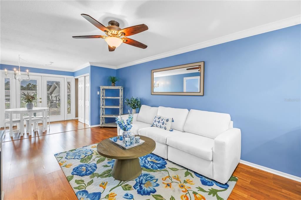 На продажу: $159,900 (2 спален, 1 ванн, 805 Квадратных фут)