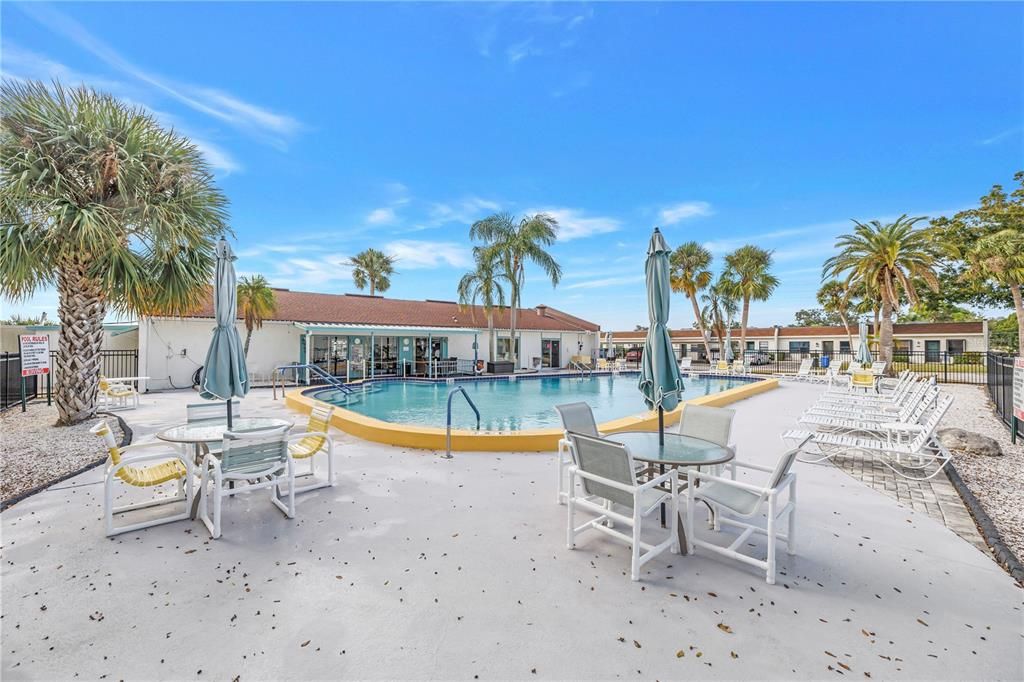 На продажу: $159,900 (2 спален, 1 ванн, 805 Квадратных фут)