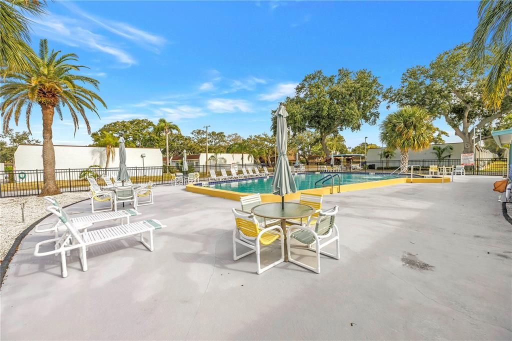 На продажу: $159,900 (2 спален, 1 ванн, 805 Квадратных фут)