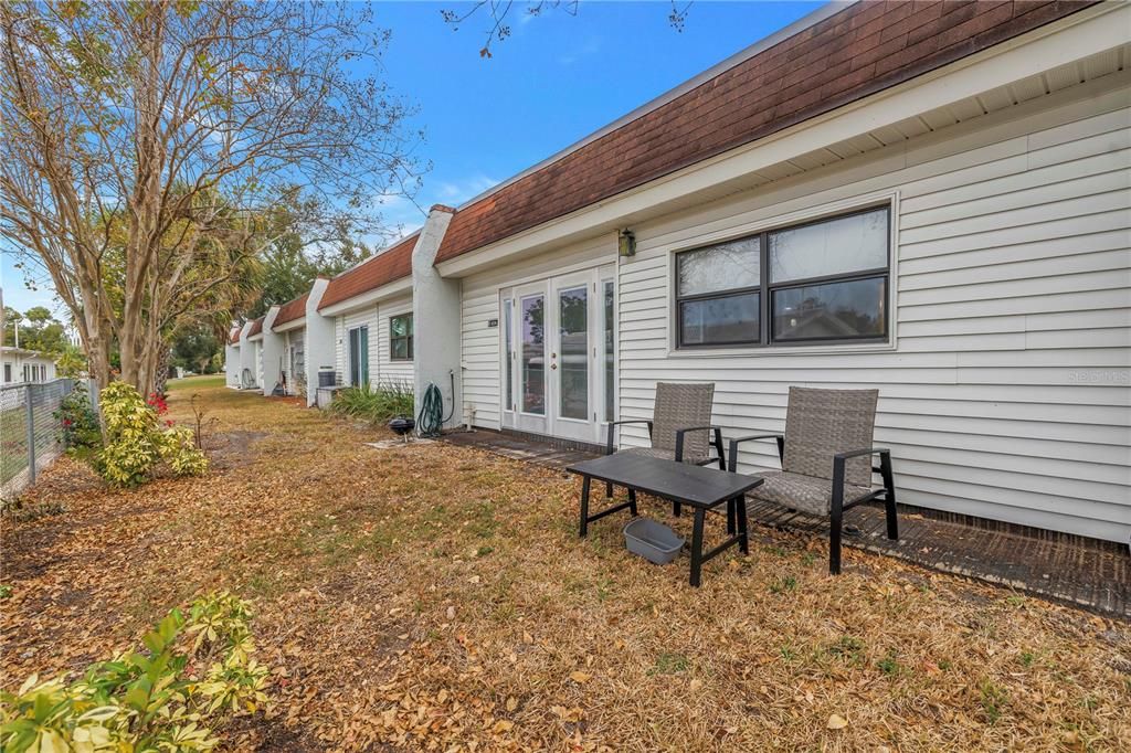 На продажу: $159,900 (2 спален, 1 ванн, 805 Квадратных фут)