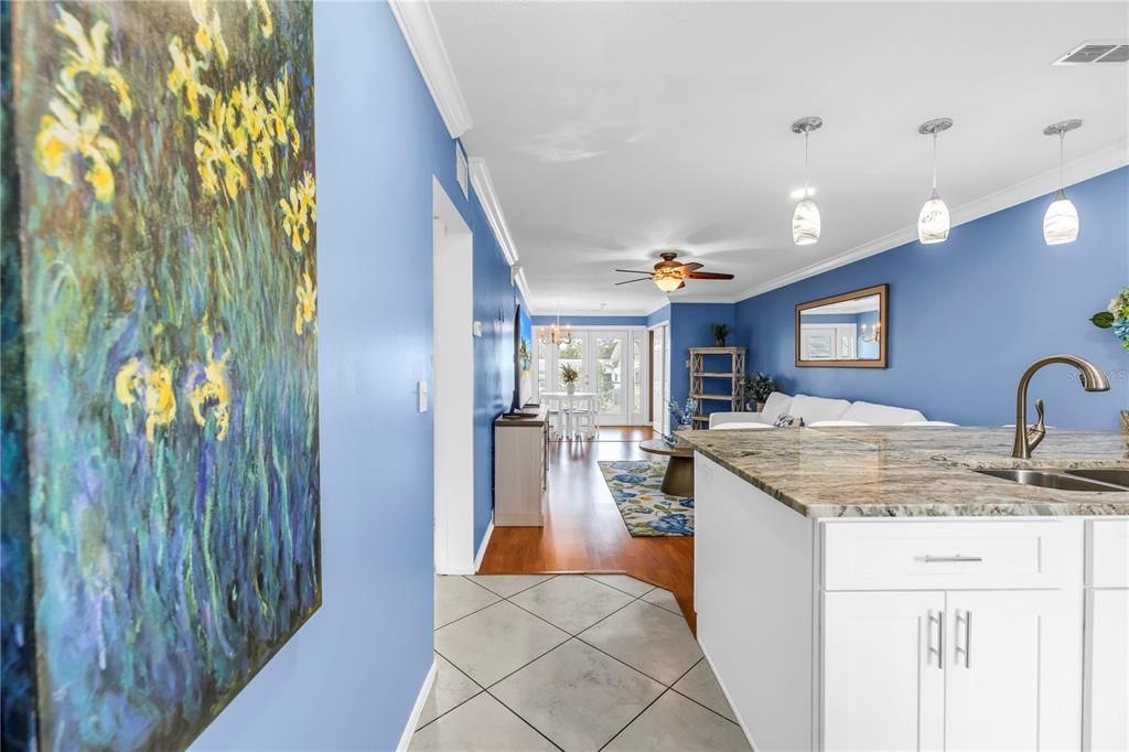 На продажу: $159,900 (2 спален, 1 ванн, 805 Квадратных фут)