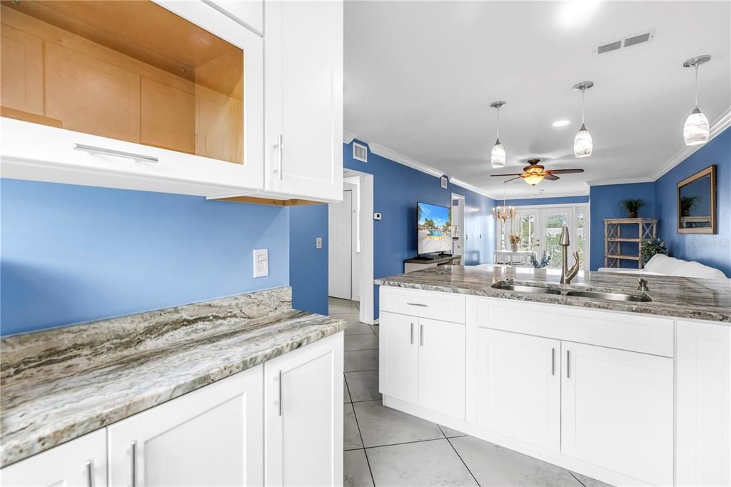 На продажу: $159,900 (2 спален, 1 ванн, 805 Квадратных фут)