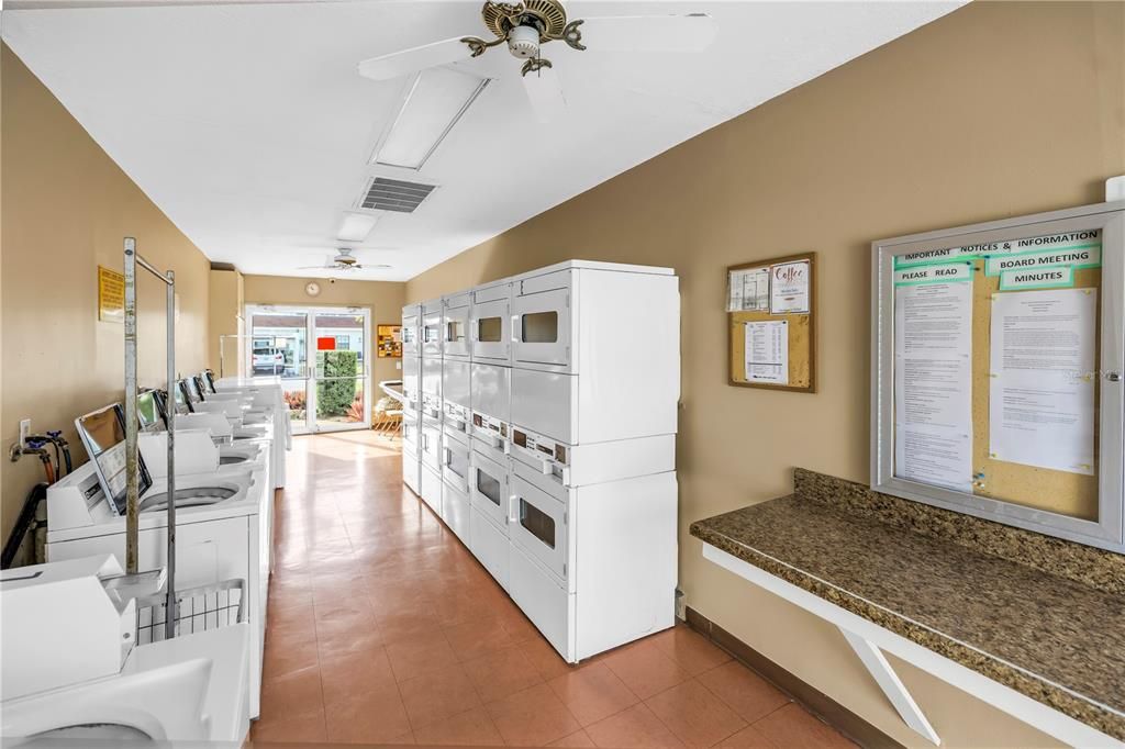 На продажу: $159,900 (2 спален, 1 ванн, 805 Квадратных фут)