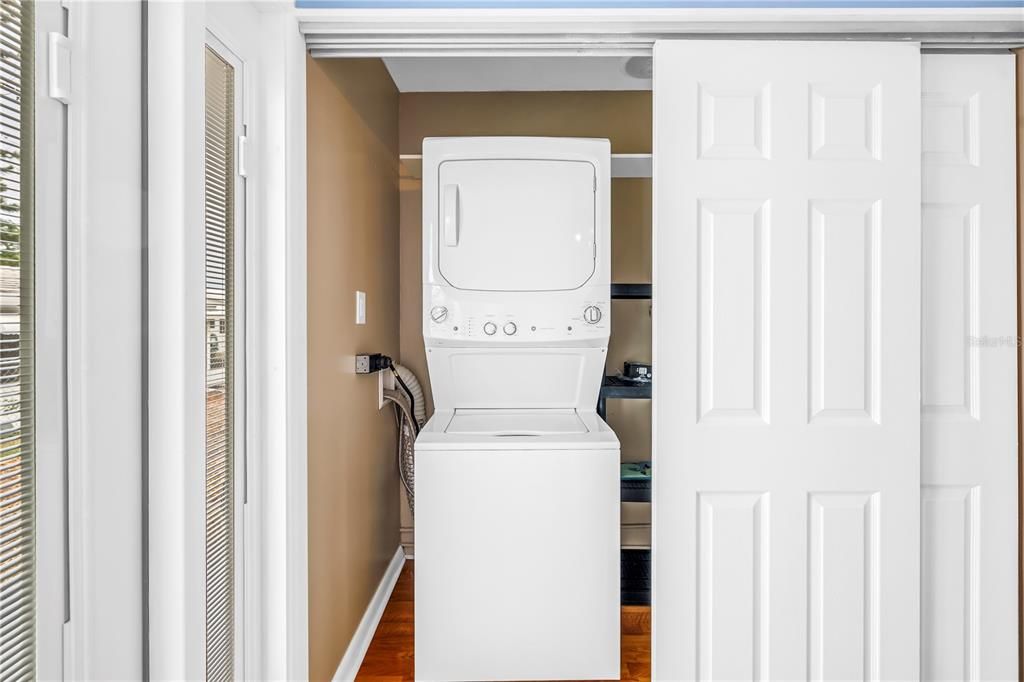 На продажу: $159,900 (2 спален, 1 ванн, 805 Квадратных фут)