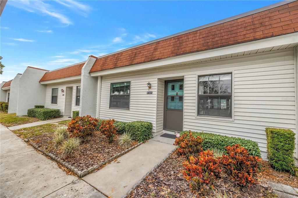 На продажу: $159,900 (2 спален, 1 ванн, 805 Квадратных фут)