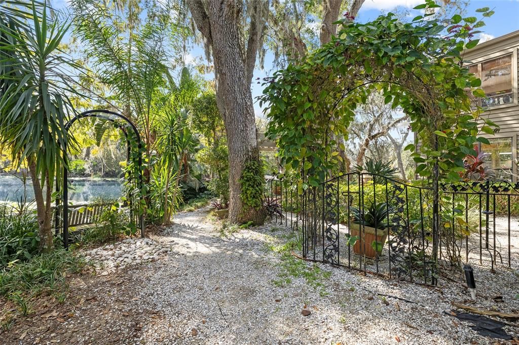 For Sale: $949,900 (4 beds, 3 baths, 3505 Square Feet)