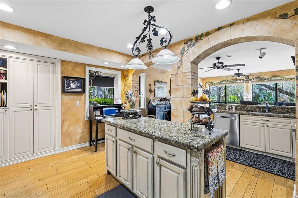 For Sale: $949,900 (4 beds, 3 baths, 3505 Square Feet)