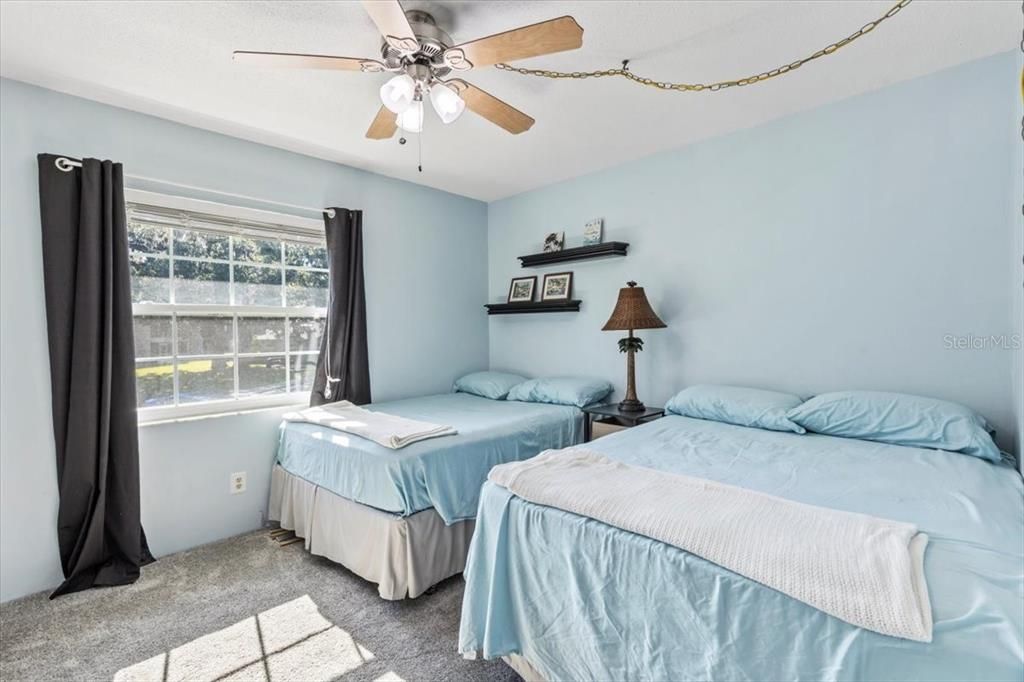 На продажу: $199,900 (2 спален, 2 ванн, 1083 Квадратных фут)