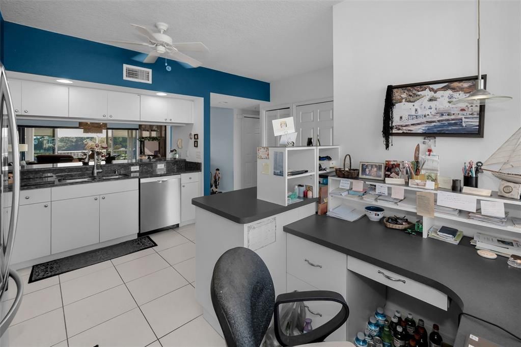 For Sale: $369,000 (2 beds, 2 baths, 1320 Square Feet)