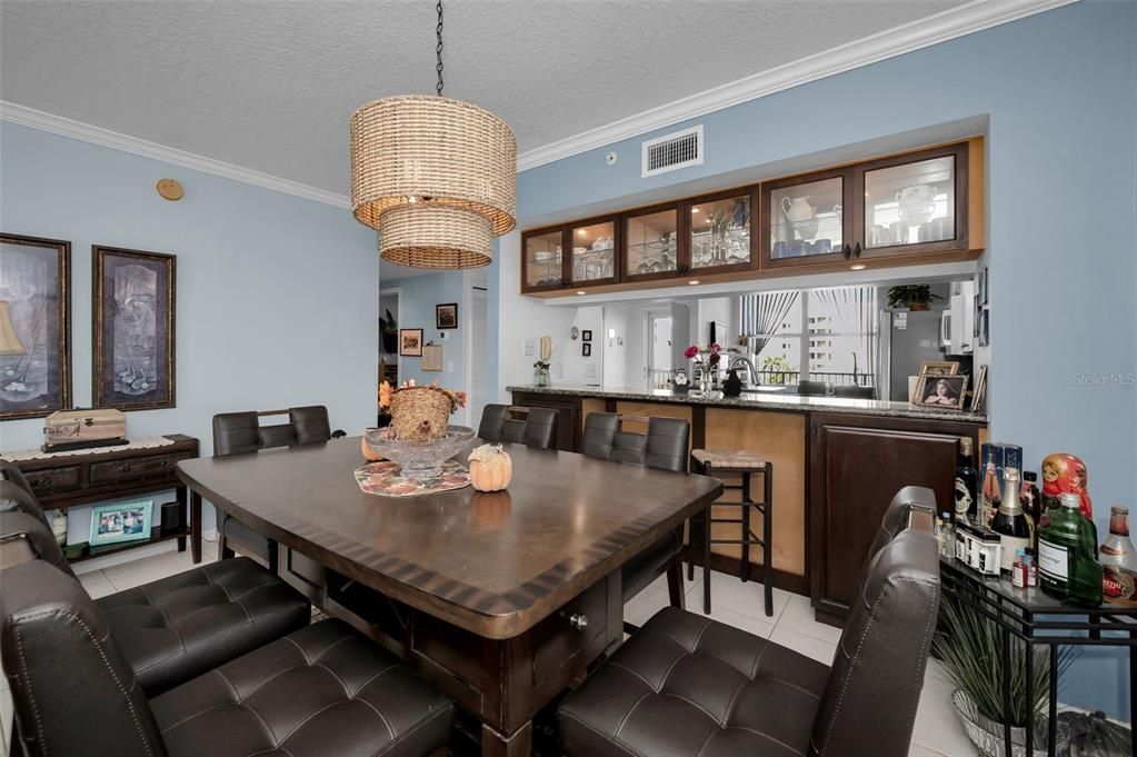 For Sale: $369,000 (2 beds, 2 baths, 1320 Square Feet)