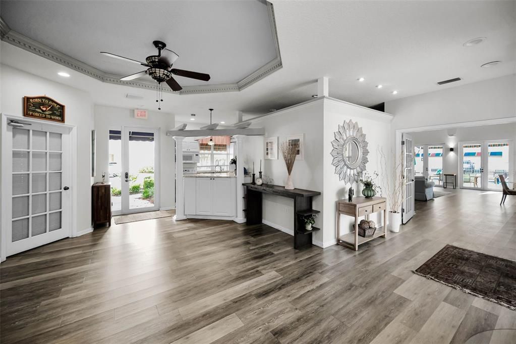 For Sale: $369,000 (2 beds, 2 baths, 1320 Square Feet)