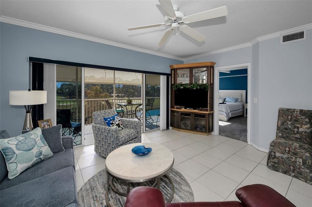 For Sale: $369,000 (2 beds, 2 baths, 1320 Square Feet)
