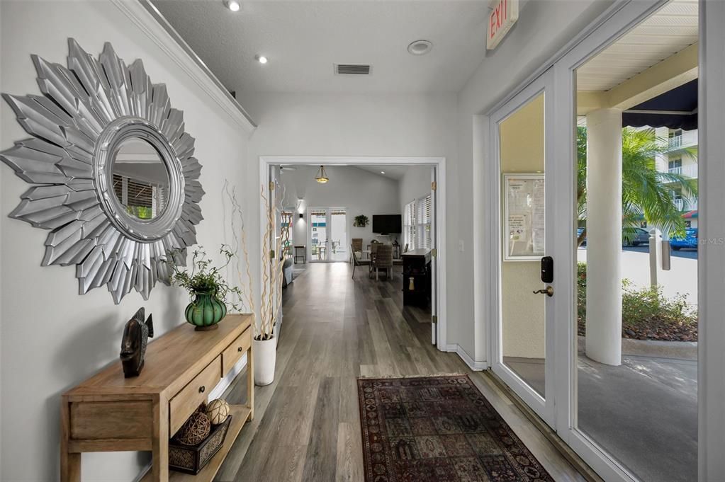 For Sale: $369,000 (2 beds, 2 baths, 1320 Square Feet)