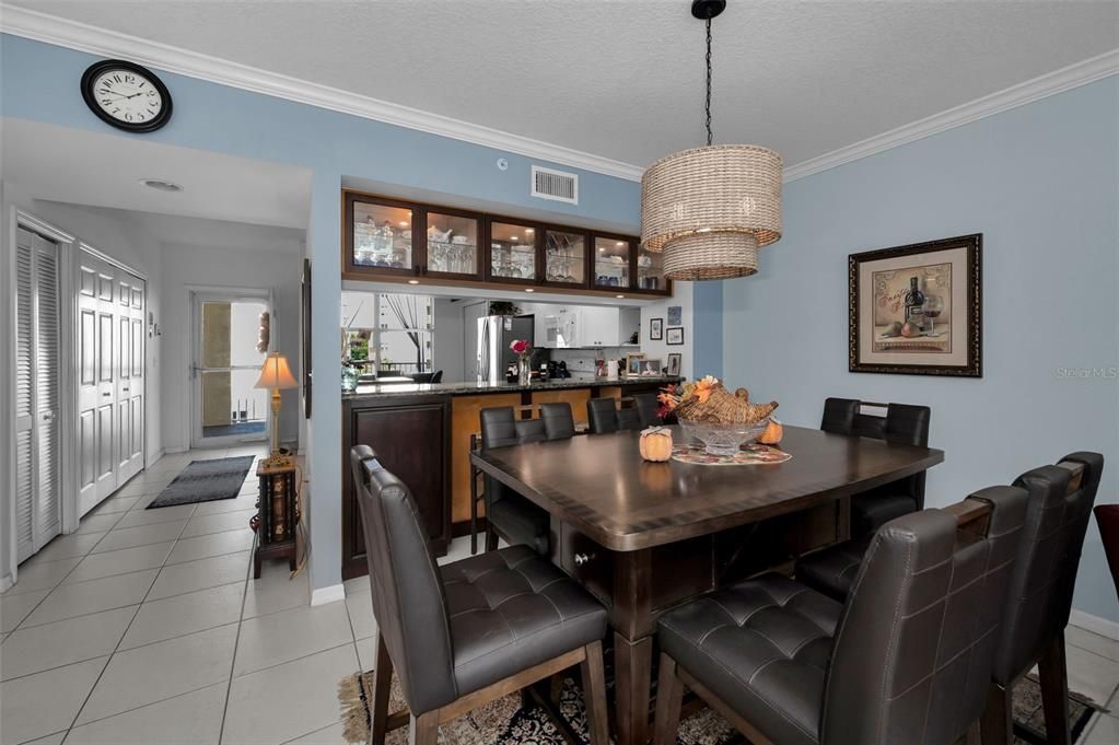 For Sale: $369,000 (2 beds, 2 baths, 1320 Square Feet)