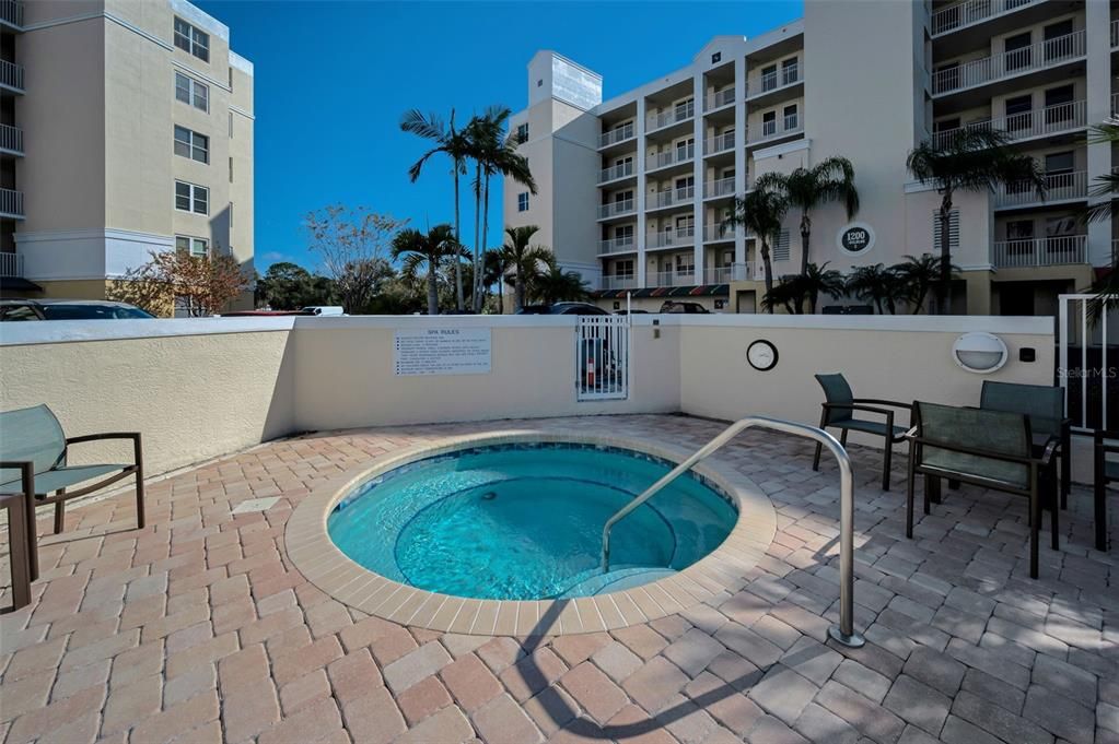 For Sale: $369,000 (2 beds, 2 baths, 1320 Square Feet)