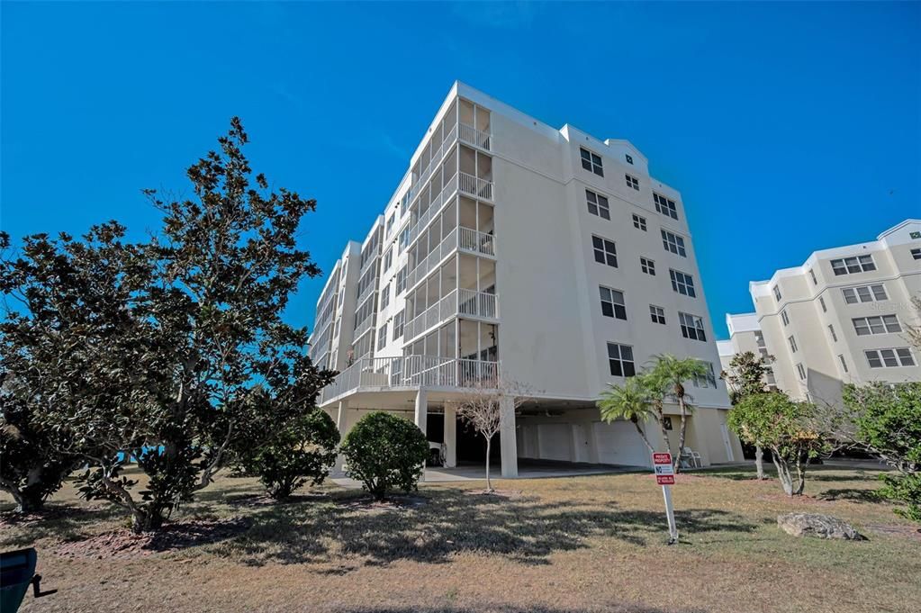 For Sale: $369,000 (2 beds, 2 baths, 1320 Square Feet)