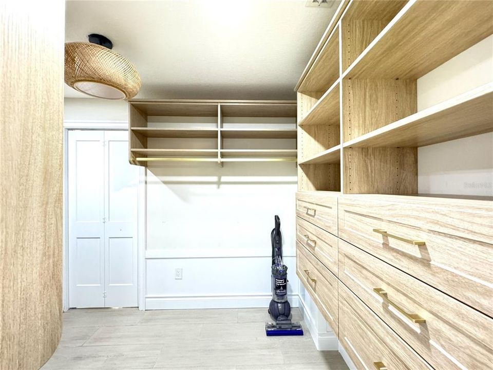 For Rent: $3,500 (3 beds, 2 baths, 2114 Square Feet)