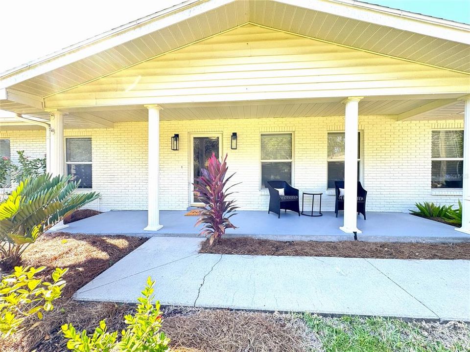 For Rent: $3,500 (3 beds, 2 baths, 2114 Square Feet)