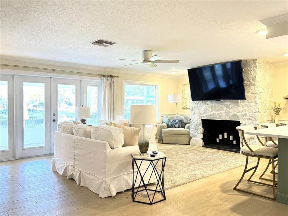 For Rent: $3,500 (3 beds, 2 baths, 2114 Square Feet)