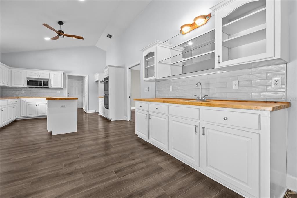 待售: $749,000 (4 贝兹, 3 浴室, 3293 平方英尺)