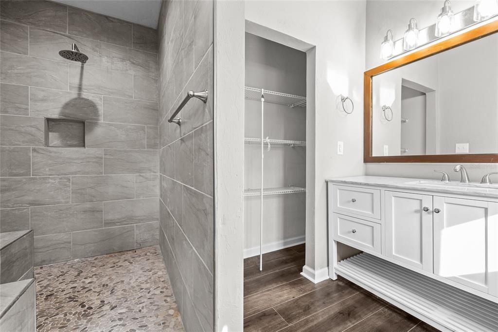 待售: $749,000 (4 贝兹, 3 浴室, 3293 平方英尺)