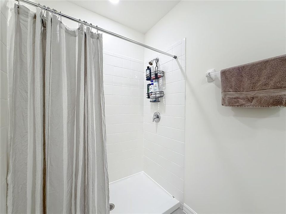 Active With Contract: $265,000 (3 beds, 2 baths, 1672 Square Feet)