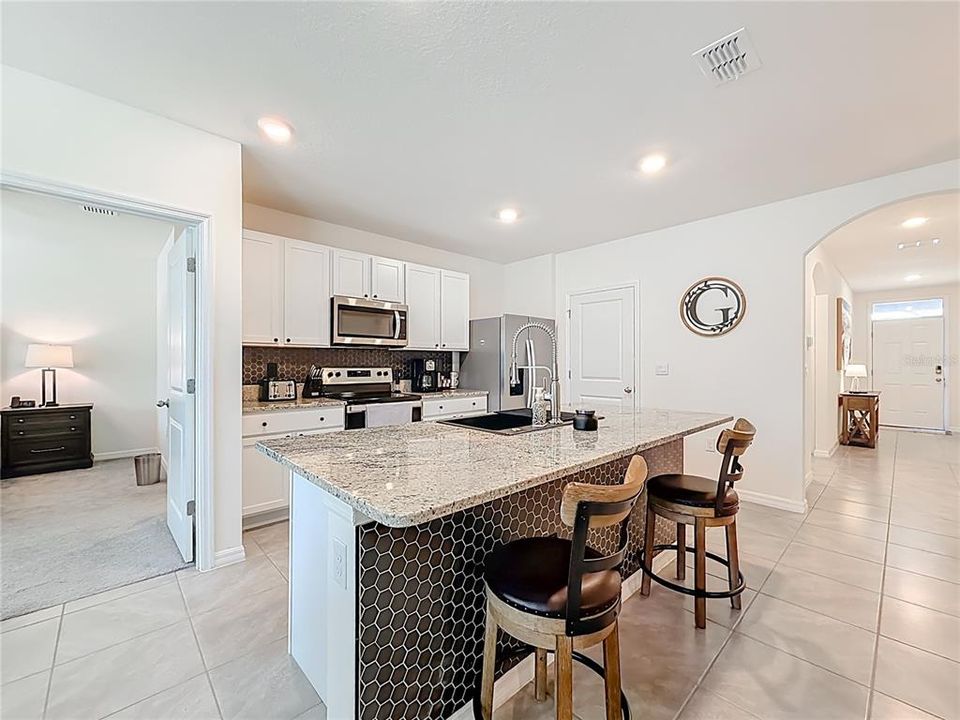 Active With Contract: $265,000 (3 beds, 2 baths, 1672 Square Feet)