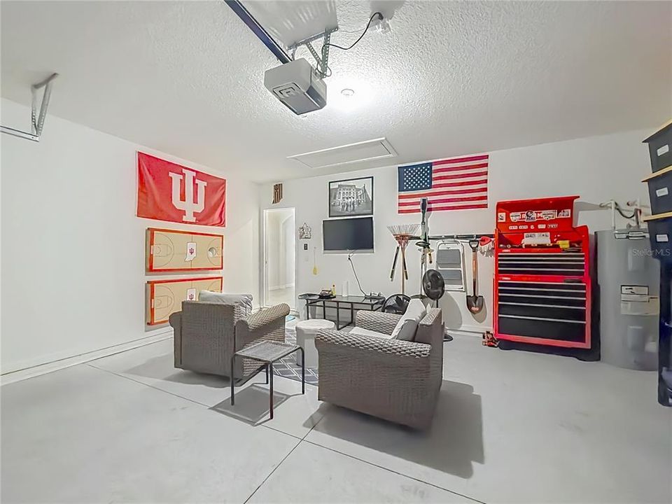 Active With Contract: $265,000 (3 beds, 2 baths, 1672 Square Feet)