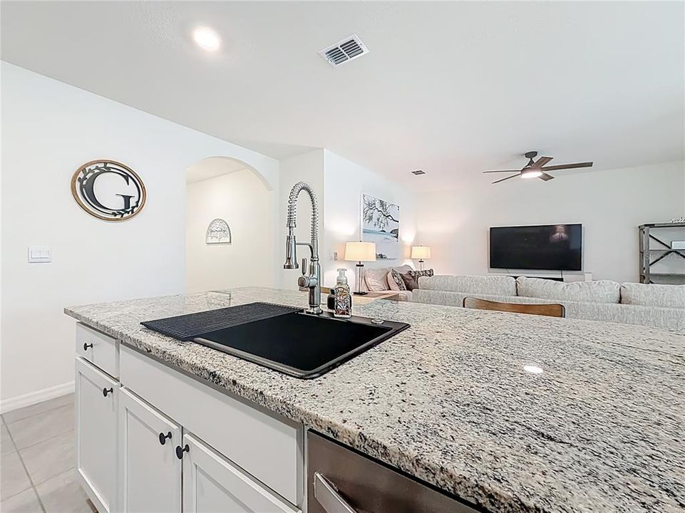 Active With Contract: $265,000 (3 beds, 2 baths, 1672 Square Feet)