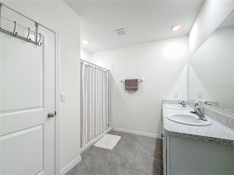 Active With Contract: $265,000 (3 beds, 2 baths, 1672 Square Feet)