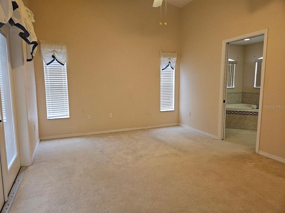 待售: $275,000 (3 贝兹, 2 浴室, 1832 平方英尺)