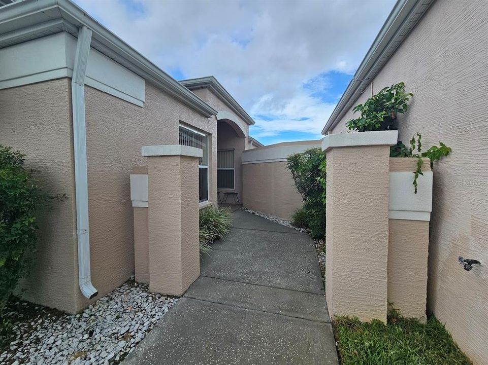 待售: $275,000 (3 贝兹, 2 浴室, 1832 平方英尺)