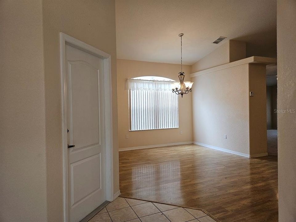 待售: $275,000 (3 贝兹, 2 浴室, 1832 平方英尺)