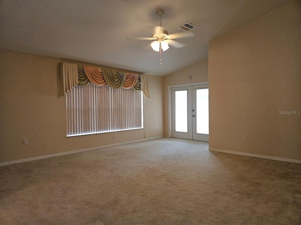 待售: $275,000 (3 贝兹, 2 浴室, 1832 平方英尺)