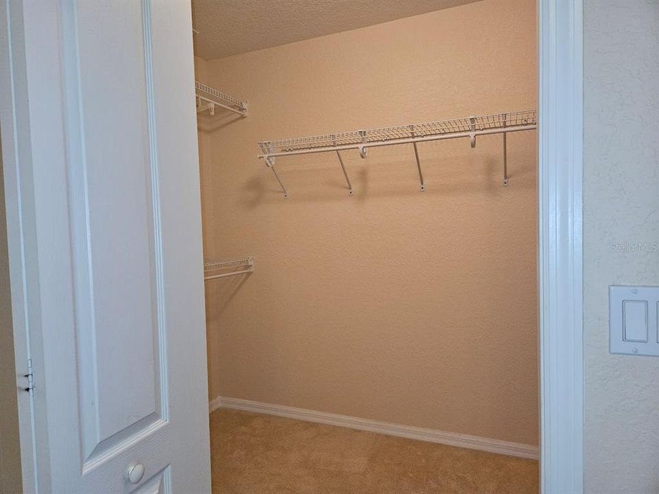 待售: $275,000 (3 贝兹, 2 浴室, 1832 平方英尺)