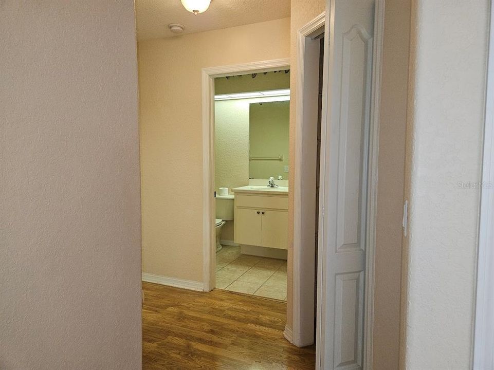 待售: $275,000 (3 贝兹, 2 浴室, 1832 平方英尺)