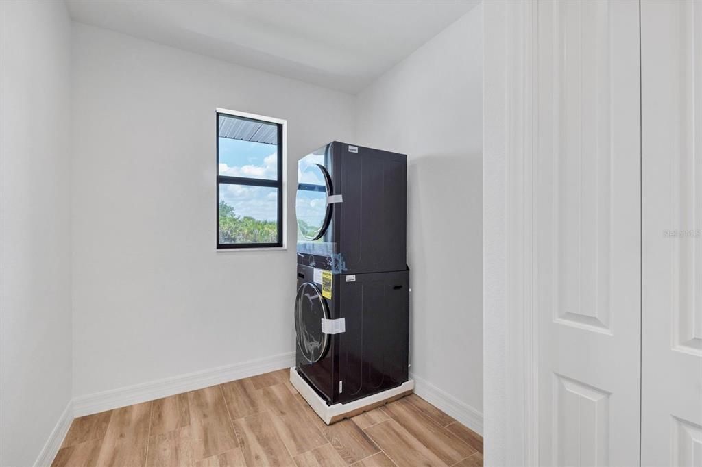 For Sale: $789,900 (3 beds, 2 baths, 2116 Square Feet)