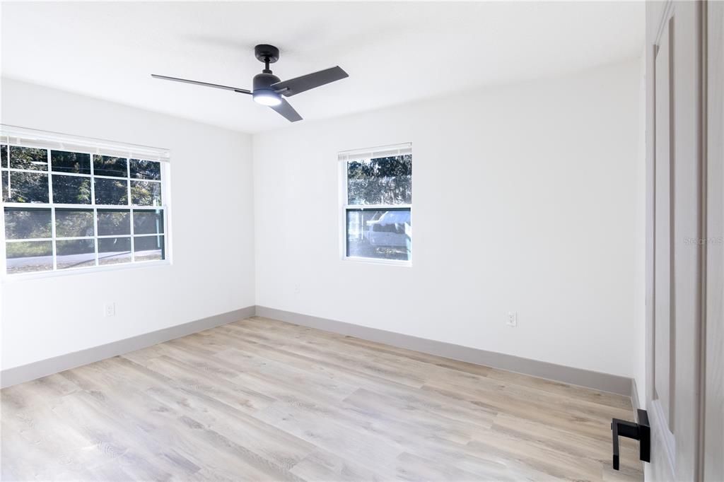 На продажу: $320,000 (4 спален, 2 ванн, 1808 Квадратных фут)