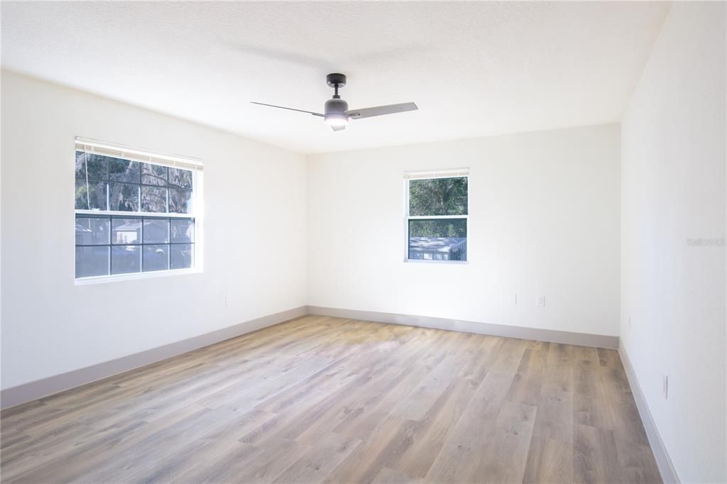 На продажу: $320,000 (4 спален, 2 ванн, 1808 Квадратных фут)