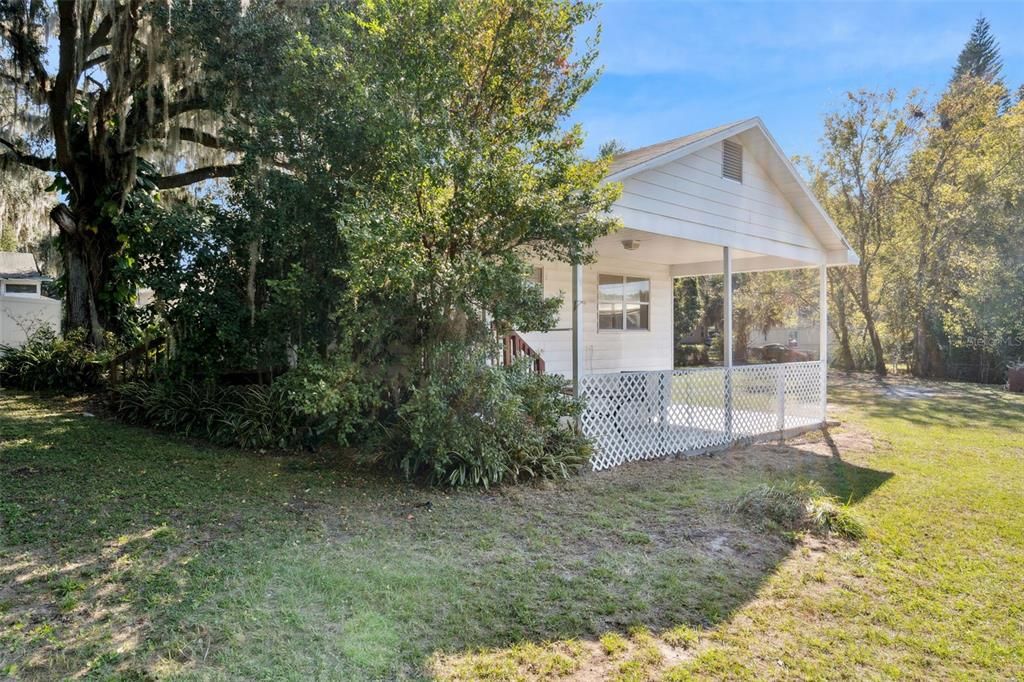 Active With Contract: $90,000 (1 beds, 1 baths, 576 Square Feet)