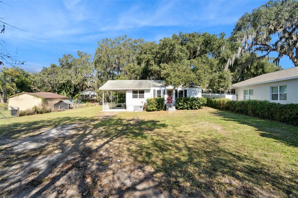 Active With Contract: $90,000 (1 beds, 1 baths, 576 Square Feet)