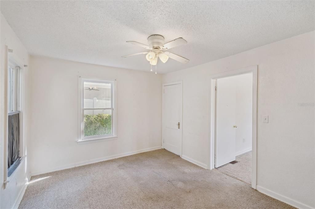 Active With Contract: $90,000 (1 beds, 1 baths, 576 Square Feet)