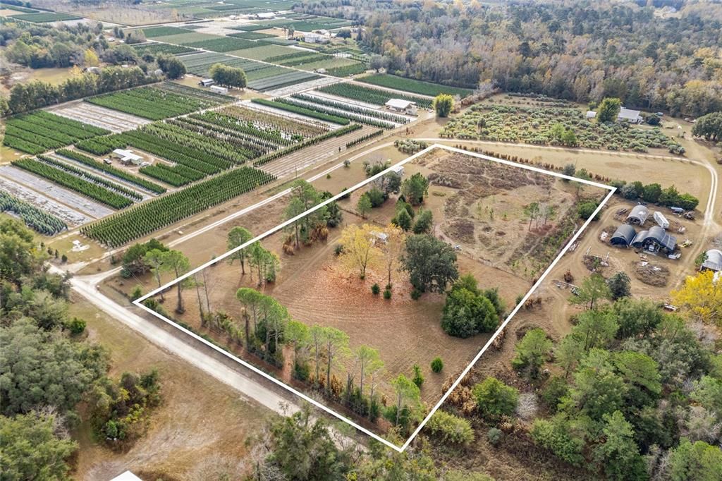 待售: $175,000 (5.13 acres)