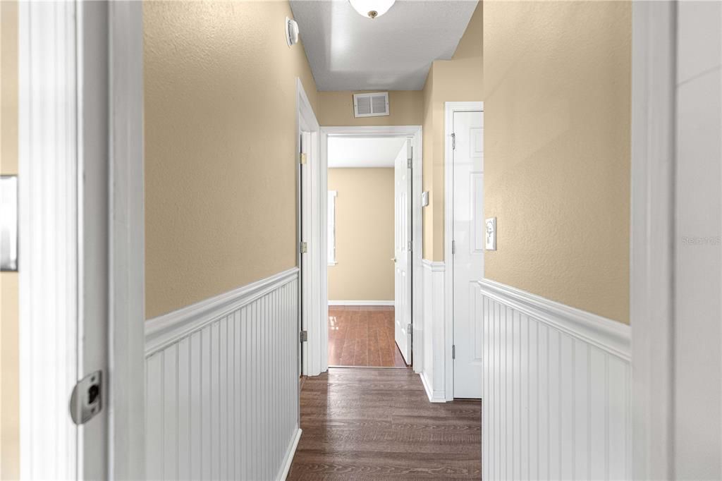 待售: $375,000 (4 贝兹, 3 浴室, 2207 平方英尺)